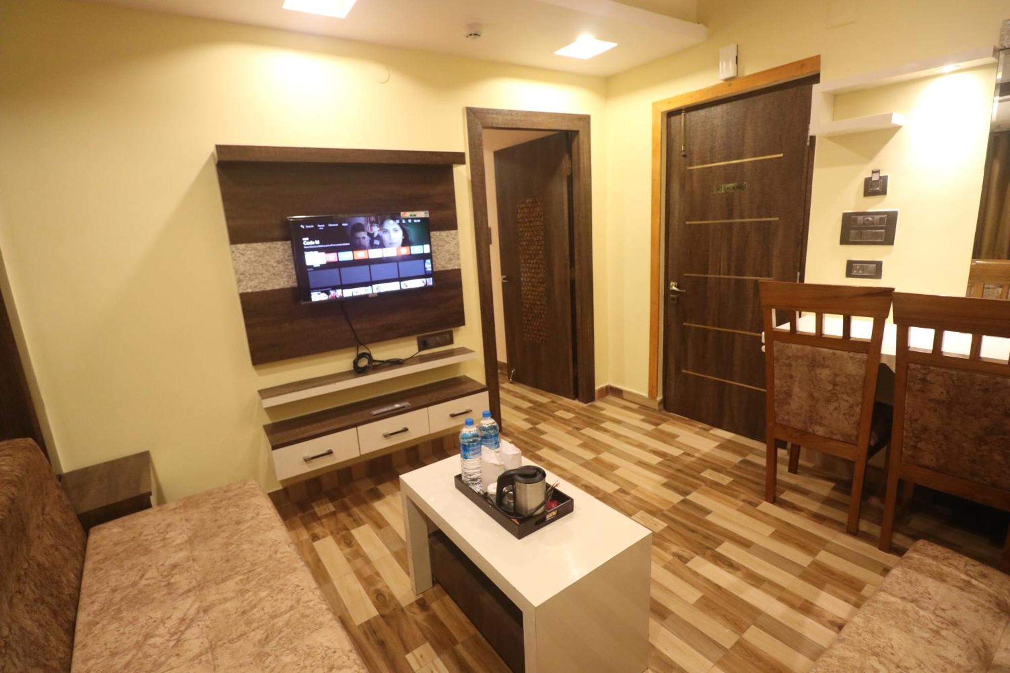 Отель Mohar Residency Калькутта Экстерьер фото